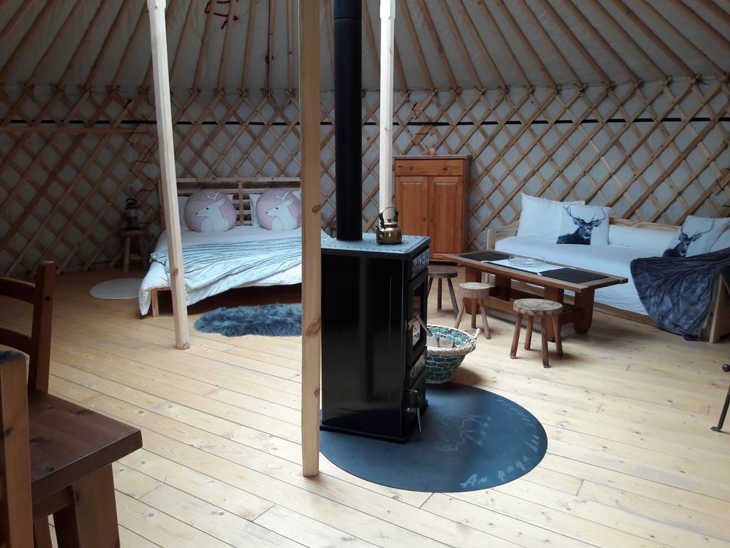 La Yourte Au Pays Des Rennes Erezee Экстерьер фото